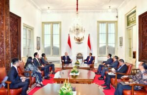 Terima Lawatan Mantan Perdana Menteri Inggris Tony Blair, Ini Yang Dibahas Presiden Jokowi Widodo menerima lawatan mantan Perdana Menteri Inggris Tony Blair di Istana Negara, Jakarta (Dok : Setpres Istana Presiden)