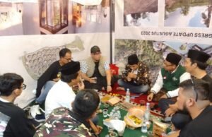 Posko Mudik Ansor-Banser Kota Tangerang Disambangi Erlangga, Anak Muda Yang Sedang Ramai Diperbincangkan Erlangga Yudha Nugraha Saat menyambangi Posko Mudik Ansor-Banser Kota Tangerang. (Arfan)