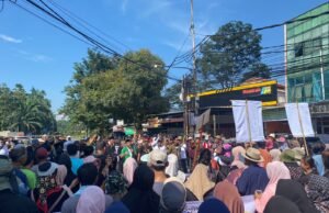 LBH GP Ansor Tangerang Selatan Desak BRIN Tidak Tutup Akses Jalan Masyarakat Aksi Damai Protes Penutupan Jalan sepihak oleh BRIN yang didampingi LBH GP Ansor Tangerang Selatan (Foto: Arfan)