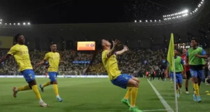 Al-Nassr vs Al-Ittihad: Ronaldo Cetak 2 Gol Menakjubkan Striker AL-Nassr Cristiano Ronaldo merayakan gol yang dicetaknya ke gawang Al-Ittihad dalam lanjutan Liga Pro Arab Saudi, Senin, 27 Mei 2024. (Al-Nassr X/Al-Nassr X)