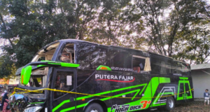 Yayasan Cahaya Guru Minta Pemerintah Perkuat Pengawasan Study Tour Penampakan bus pariwisata Trans Putera Fajar usai mengalami kecelakaan di Ciater, Subang, Jawa Barat yang membawa rombongan SMK Lingga Kencana Depok pada Sabtu (11/5) petang, di Subang, Jawa Barat, Minggu (12/5/2024). ANTARA/HO-Humas Kemenhub