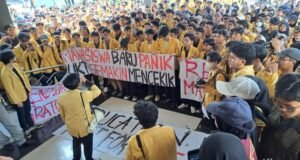 UKT Naik Selangit, DPR Akan Panggil Jajaran Nadiem Makariem