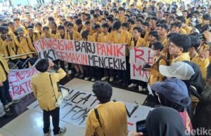 UKT Naik Selangit, DPR Akan Panggil Jajaran Nadiem Makariem