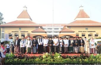 Ribuan Orang Padati Jalan Sarungan di Kota Tangerang