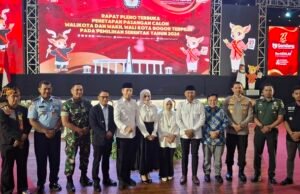 Siapa Wali Kota dan Wakil Wali Kota Kota Bogor Terpilih? Foto: Penetapan Wali Kota dan Wakil Wali Kota Bogor terpilih (Sholihin/detikcom) Baca artikel detiknews, "KPU Bogor Resmi Tetapkan Dedie-Jaenal Jadi Walkot-Wawalkot Terpilih" selengkapnya https://news.detik.com/pilkada/d-7724660/kpu-bogor-resmi-tetapkan-dedie-jaenal-jadi-walkot-wawalkot-terpilih. Download Apps Detikcom Sekarang https://apps.detik.com/detik/