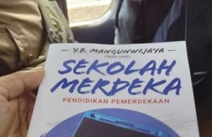 Romo Mangun dan Sekolah Merdeka