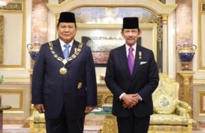 Kunjungan Kenegaraan ke Brunei, Prabowo Terima Penghargaan Bintang Kebesaran