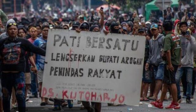 Demo di Pati Jawa Tengah. Sumber Foto: Detik.com