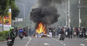 PERNYATAAN SIKAP – KOALISI PENDIDIKAN KERAGAMAN MENGECAM TINDAKAN REPRESIF APARAT DAN PERLINDUNGAN HAK DALAM DEMONSTRASI Demo 28 Agustus 2025. Sumber: Beritasatu.com