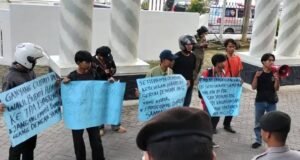Demo Kantor Bupati, Mahasiswa dan Warga Tolak Kerja Sama Sampah Pandeglang–Tangsel