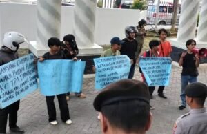 Demo Kantor Bupati, Mahasiswa dan Warga Tolak Kerja Sama Sampah Pandeglang–Tangsel