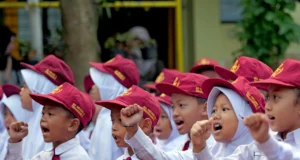 Sekolah di Bogor Terapkan PJJ Antisipasi Aksi Demonstrasi Ilustrasi anak-anak sekolah dasar
