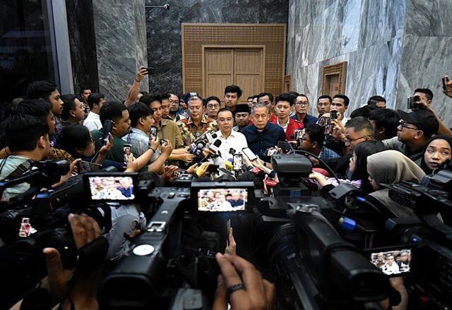 Pimpinan DPR RI diwakili oleh Wakil Ketua DPR Sufmi Dasco Ahmad, Cucun Ahmad Syamsurijal dan Saan Mustopa. Pimpinan DPR RI diwakili oleh Wakil Ketua DPR Sufmi Dasco Ahmad, Cucun Ahmad Syamsurijal dan Saan Mustopa.