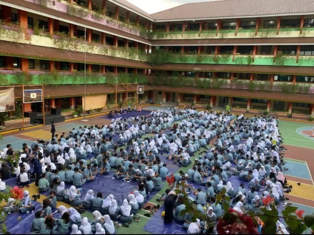 Imbas demonstrasi, sekolah-sekolah di Jakarta dialihkan menjadi pembelajaran jarak jauh (PJJ). Sumber: koran-jakarta.com Imbas demonstrasi, sekolah-sekolah di Jakarta dialihkan menjadi pembelajaran jarak jauh (PJJ). Sumber: koran-jakarta.com