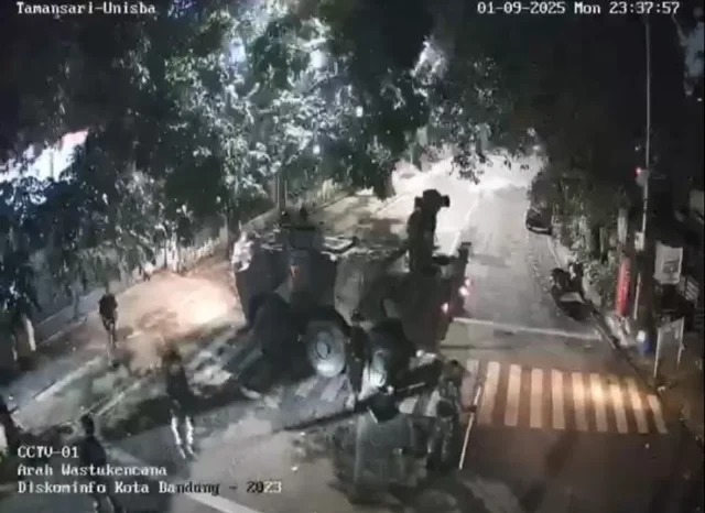 Tangkapan layar UNISBA dan UNPAS diserang Polisi.