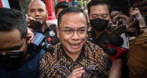 Bupati Pati Sudewo Tak Jadi Dimakzulkan, DPRD Hanya Minta Perbaikan Kinerja Wacana pemakzulan Bupati Pati Sudewo kandas dalam rapat paripurna DPRD Kabupaten Pati, Jumat (31/10). (ANTARA FOTO/FAUZAN).