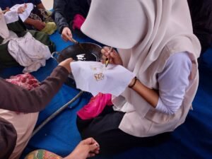 MAS Plus Al Mujammil Cisurupan melakukan studi tour ke Sunda Wiwitan