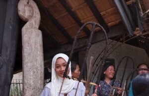 MAS Plus Al Mujammil Cisurupan Kenalkan Budaya Sunda Wiwitan Lewat Study Tour Edukatif MAS Plus Al Mujammil Cisurupan melakukan studi tour ke Sunda Wiwitan