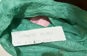 Viral Video Karung Berisi Uang dalam Kasus Korupsi Bupati Pati Bupati Pati Sudewo ditetapkan tersangka kasus dugaan pemerasan sistematis dalam pengisian jabatan perangkat desa di lingkungan Pemkab Pati. KPK telah menyita sejumlah gepokan uang yang diduga hasil kejahatan. Foto: Ist