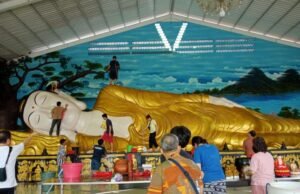 Sambut Imlek 2026, Vihara di Bogor Gelar Ritual Pencucian Patung Buddha Tidur Patung Buddha Tidur Tonjong, foto: MTVN/Wijokongko