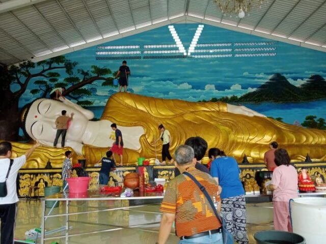 Patung Buddha Tidur Tonjong, foto: MTVN/Wijokongko