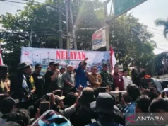 Ribuan Nelayan Demo di Pati Akibat BBM Naik 4 Kali Lipat Aksi unjuk rasa nelayan di Kabupaten Pati, Jawa Tengah, di Alun-alun Pati, Senin (4/5/2026). ANTARA/Akhmad Nazaruddin Lathif