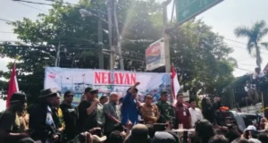 Ribuan Nelayan Demo di Pati Akibat BBM Naik 4 Kali Lipat Aksi unjuk rasa nelayan di Kabupaten Pati, Jawa Tengah, di Alun-alun Pati, Senin (4/5/2026). ANTARA/Akhmad Nazaruddin Lathif