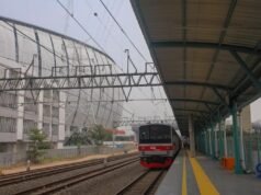 Kado Ultah Jakarta: Stasiun KRL JIS Resmi Beroperasi, Ini Rute dan Akses Integrasinya! Gambar KRL di Stasiun JIS Jakarta. Sumber: CNBC Indonesia