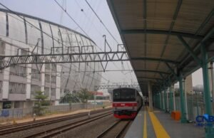 Kado Ultah Jakarta: Stasiun KRL JIS Resmi Beroperasi, Ini Rute dan Akses Integrasinya! Gambar KRL di Stasiun JIS Jakarta. Sumber: CNBC Indonesia