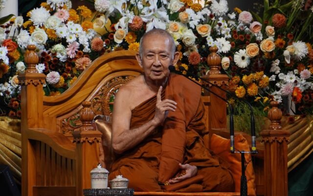 Bhikkhu Sri Pannavaro Ajak Umat Tinggalkan Sikap "Pokok'e" pada Perayaan Asalha Mahapuja 2570 BE. Sumber: Kemenag Bhikkhu Sri Pannavaro Ajak Umat Tinggalkan Sikap "Pokok'e" pada Perayaan Asalha Mahapuja 2570 BE. Sumber: Kemenag