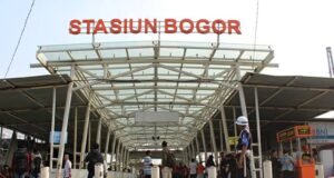 Seluruh Peron Stasiun Bogor Kini Layani KRL 12 Kereta, KAI Siapkan Eskalator ke Stasiun Paledang Stasiun Bogor. Sumber: lovelybogor.com
