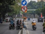 Pengendara Lawan Arah di Putaran Balik Dekat Stasiun Rawa Buntu, Warga Minta Ada Pengawasan Ilsutrasi pengendara lawan arah. Sumber: detik.com