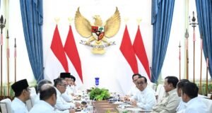 Pendidikan Gratis dari TK hingga SMA Disiapkan Mulai 2027, Sekolah Swasta Ikut Dicakup Rapat terbatas di Istana Merdeka membahas pendidikan gratis
