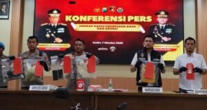 Kasus Buang Bayi di Kediri: Fakta, Penyebab, dan Upaya Edukasi Seks Foto Polres Kediri di konferensi pers tentang kasus buang bayi