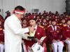 Yayasan Cahaya Guru Minta Mekanisme Penanganan Kekerasan di Sekolah Rakyat Diperjelas Siswa-siswi Sekolah Rakyat berbaris dalam upacara HUT ke-81 RI di halaman Istana Merdeka, Jakarta
